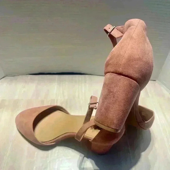 TORRID Mauve Pink Suede-Like Block Heel Ankle Strap Almond Toe Size 10 W - Picture 2 of 7